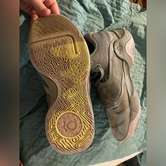 Men’s Nike KD - Picture 2 of 4